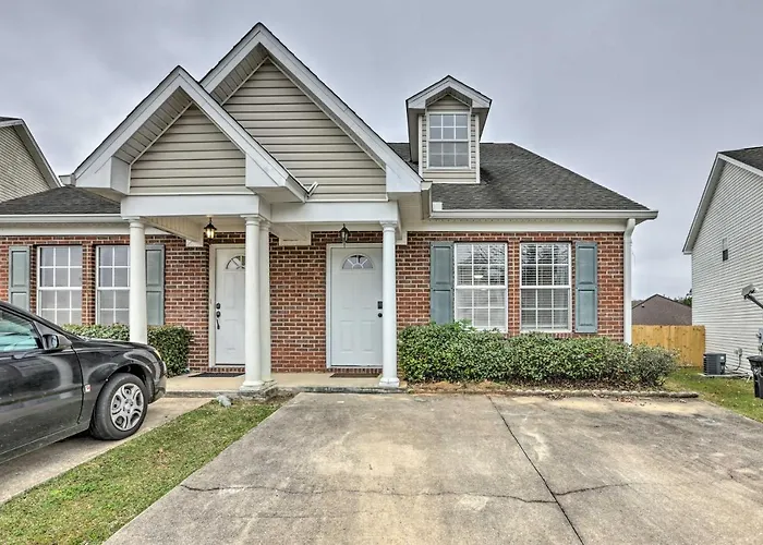 Tidy Townhome ~ 7 Mi To Downtown! *