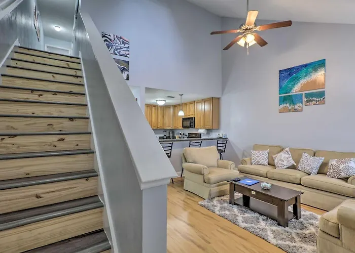 Tidy Townhome ~ 7 Mi To Downtown! *