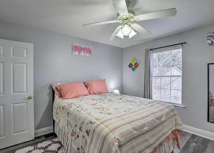 Tidy Townhome ~ 7 Mi To Downtown! * Tallahassee