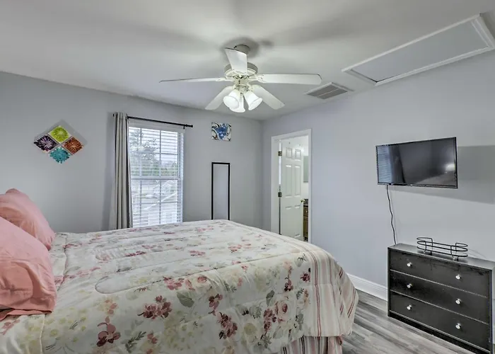 Tidy Townhome ~ 7 Mi To Downtown! Сasa de vacaciones