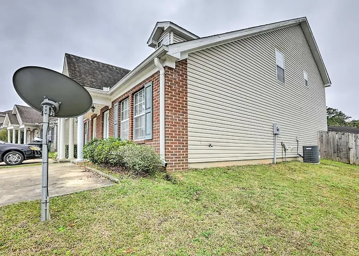 Tidy Townhome ~ 7 Mi To Downtown! Tallahassee