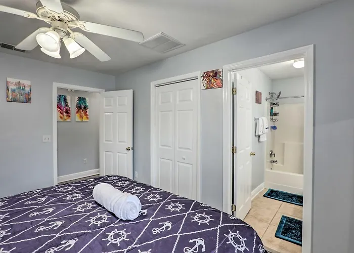Tidy Townhome ~ 7 Mi To Downtown! Сasa de vacaciones