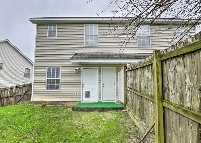 Tidy Townhome ~ 7 Mi To Downtown!