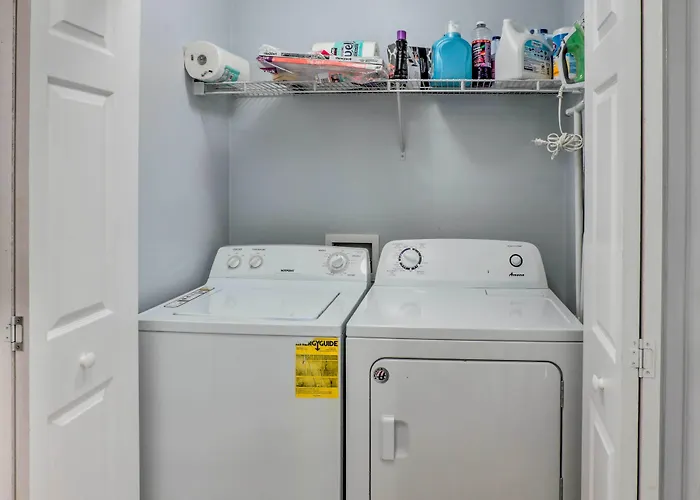 Tidy Townhome ~ 7 Mi To Downtown! * Tallahassee