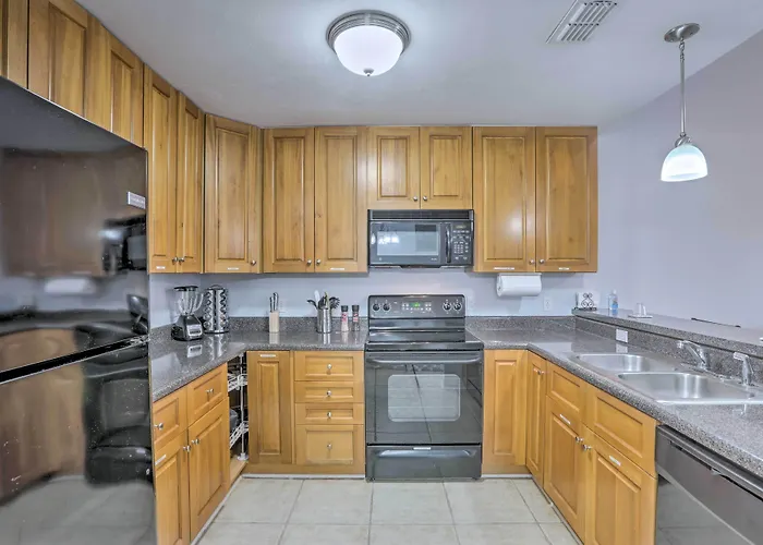Tidy Townhome ~ 7 Mi To Downtown! Hébergement de vacances