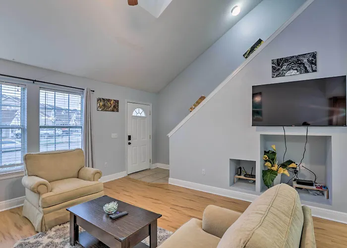 Tidy Townhome ~ 7 Mi To Downtown! Hébergement de vacances Tallahassee